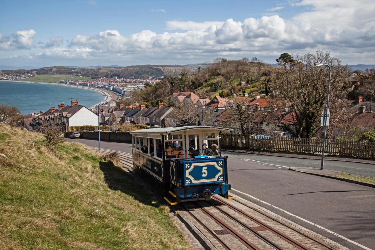 The Rosedene Hotel Llandudno Bagian luar foto