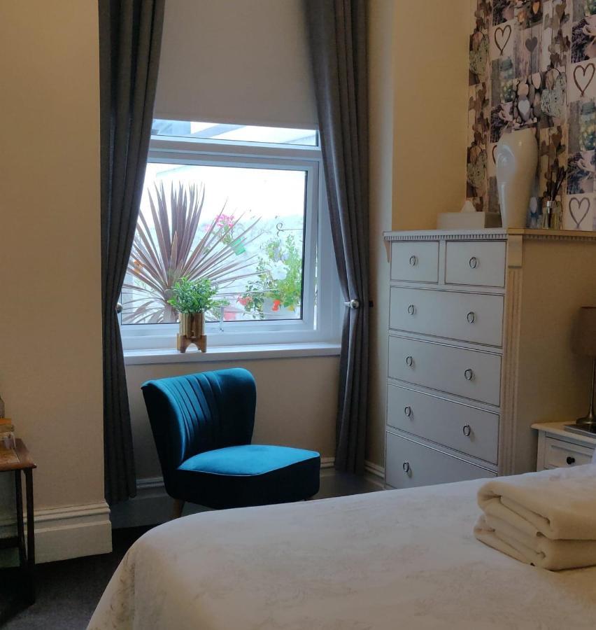 The Rosedene Hotel Llandudno Bagian luar foto