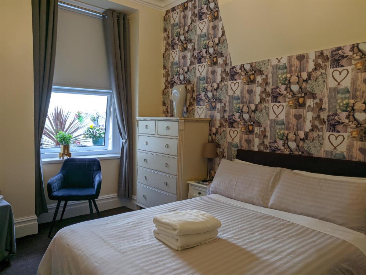 The Rosedene Hotel Llandudno Bagian luar foto