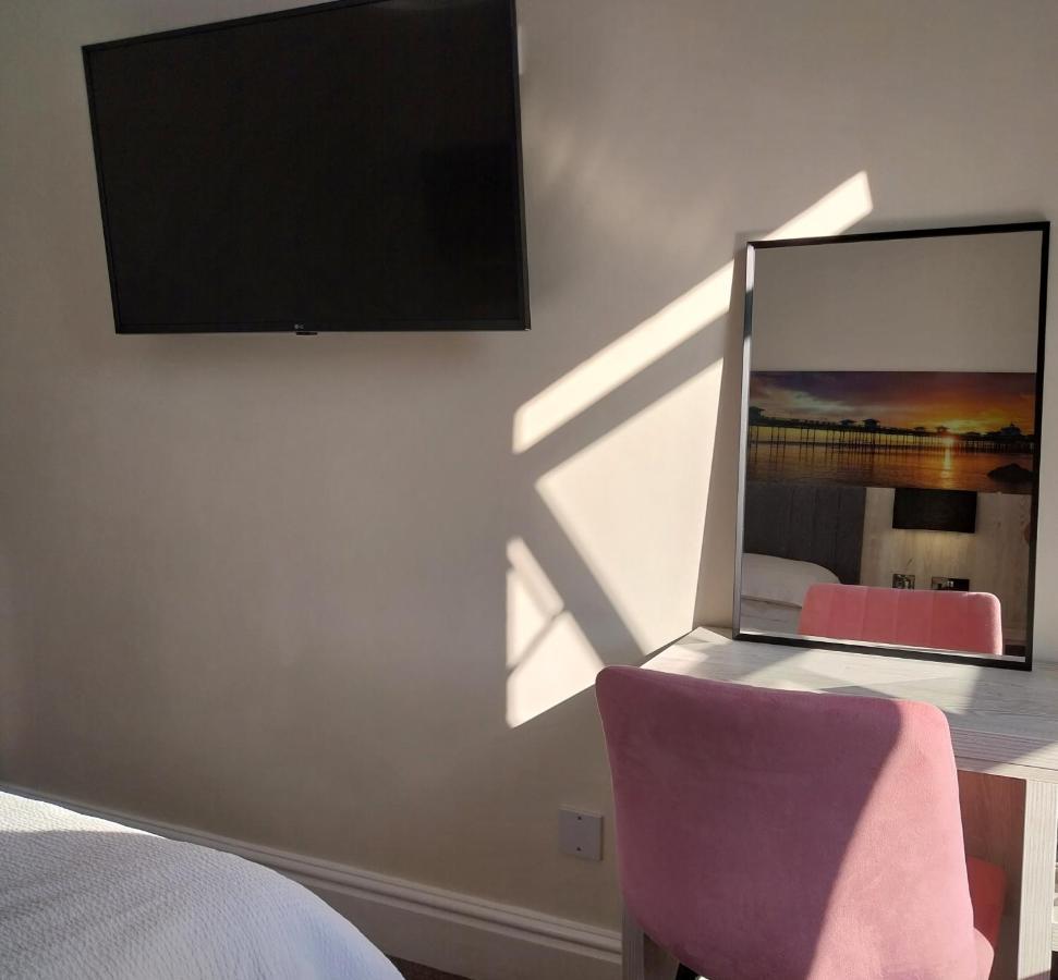 The Rosedene Hotel Llandudno Bagian luar foto