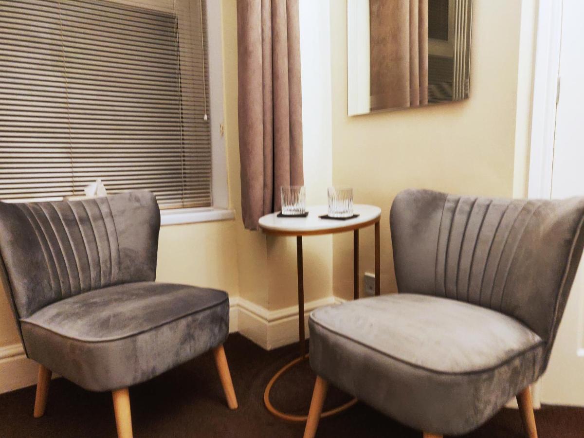 The Rosedene Hotel Llandudno Bagian luar foto
