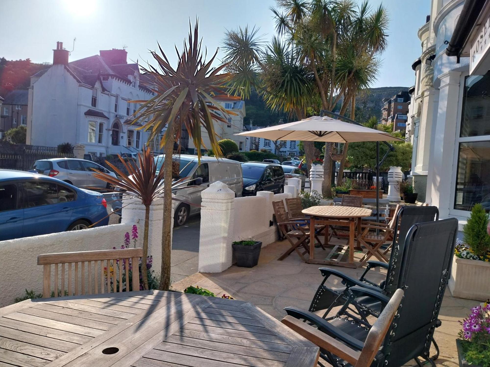 The Rosedene Hotel Llandudno Bagian luar foto
