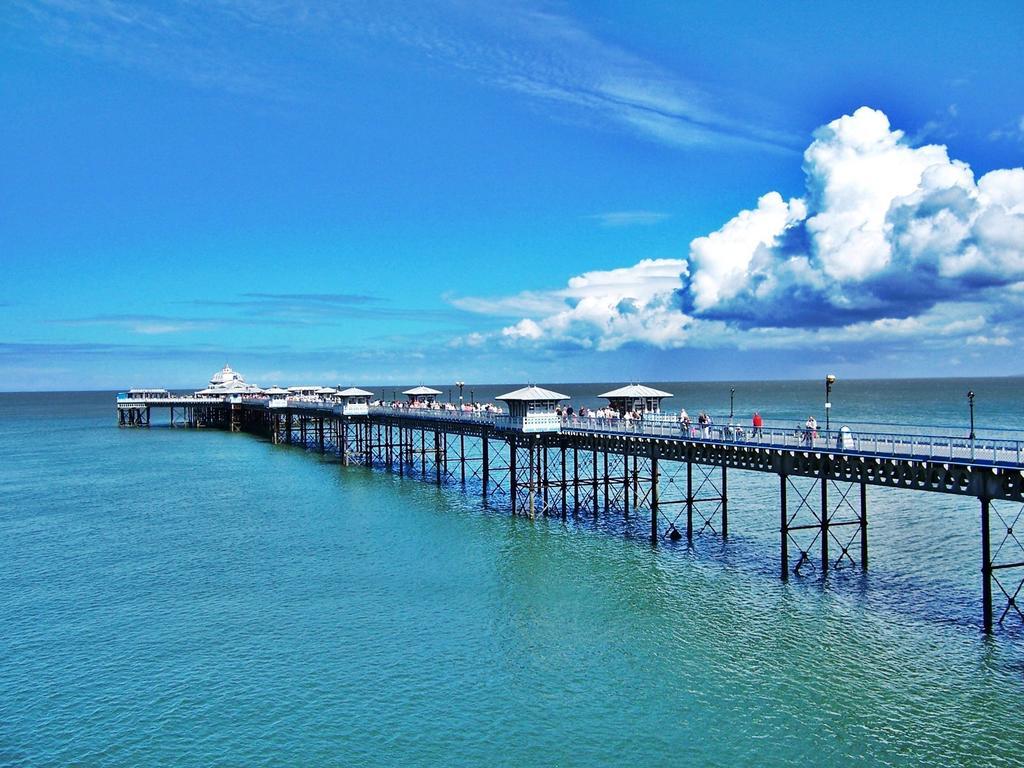 The Rosedene Hotel Llandudno Bagian luar foto